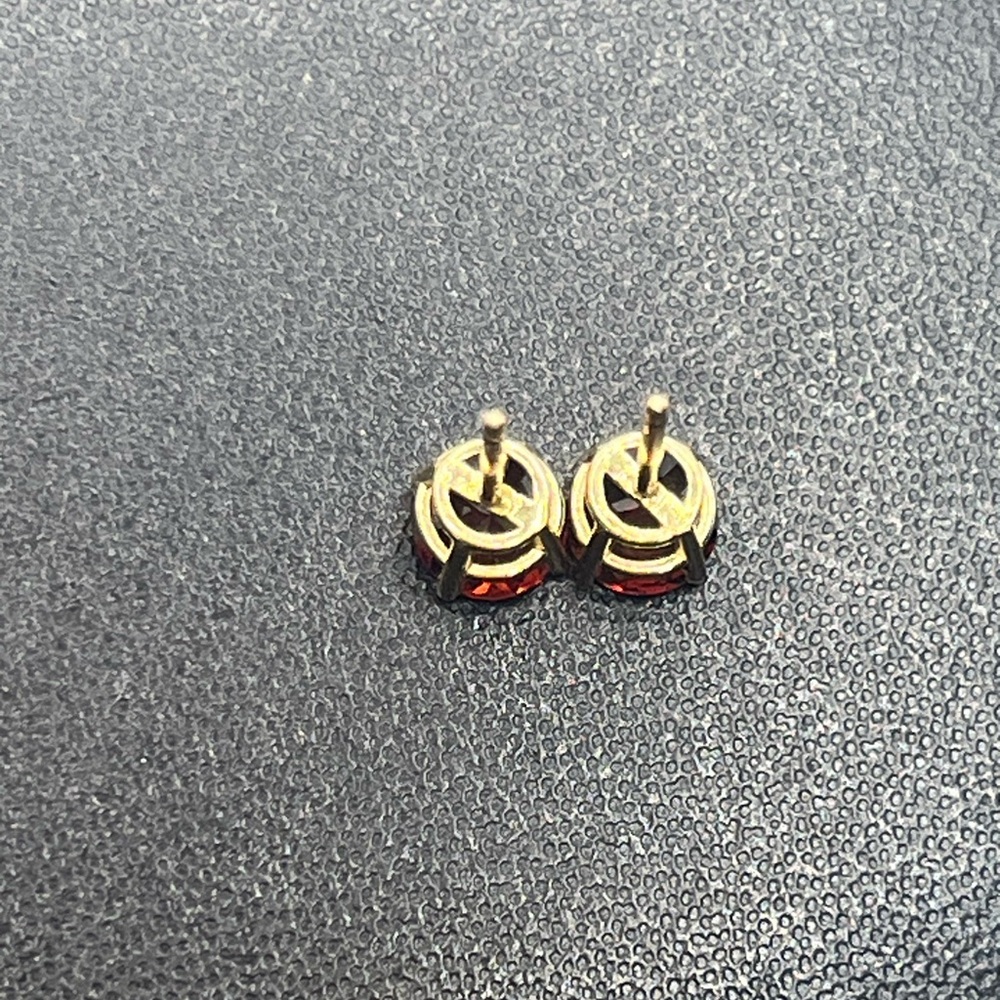 14k yellow gold red stone solitaire stud earrings 4 prong - Picture 5 of 16